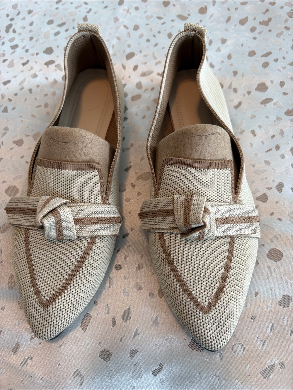 Women's Cream Knit Pointed-Toe Loafers with Knot Detail. Wm’s SZ 40/8.5M